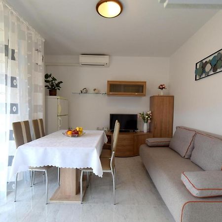 Apartment Biserka Malinska Extérieur photo