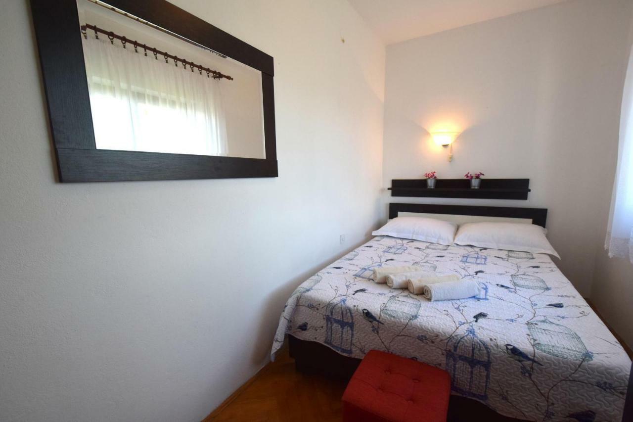 Apartment Biserka Malinska Extérieur photo
