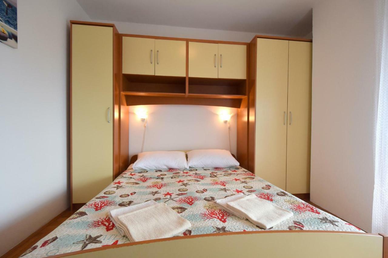 Apartment Biserka Malinska Extérieur photo