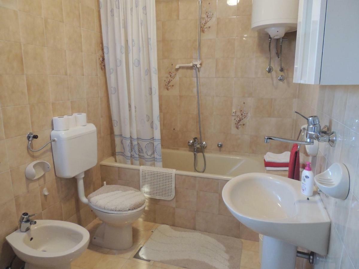 Apartment Biserka Malinska Extérieur photo