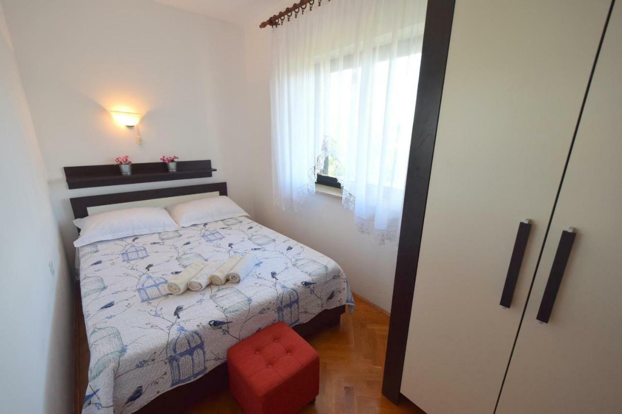 Apartment Biserka Malinska Extérieur photo