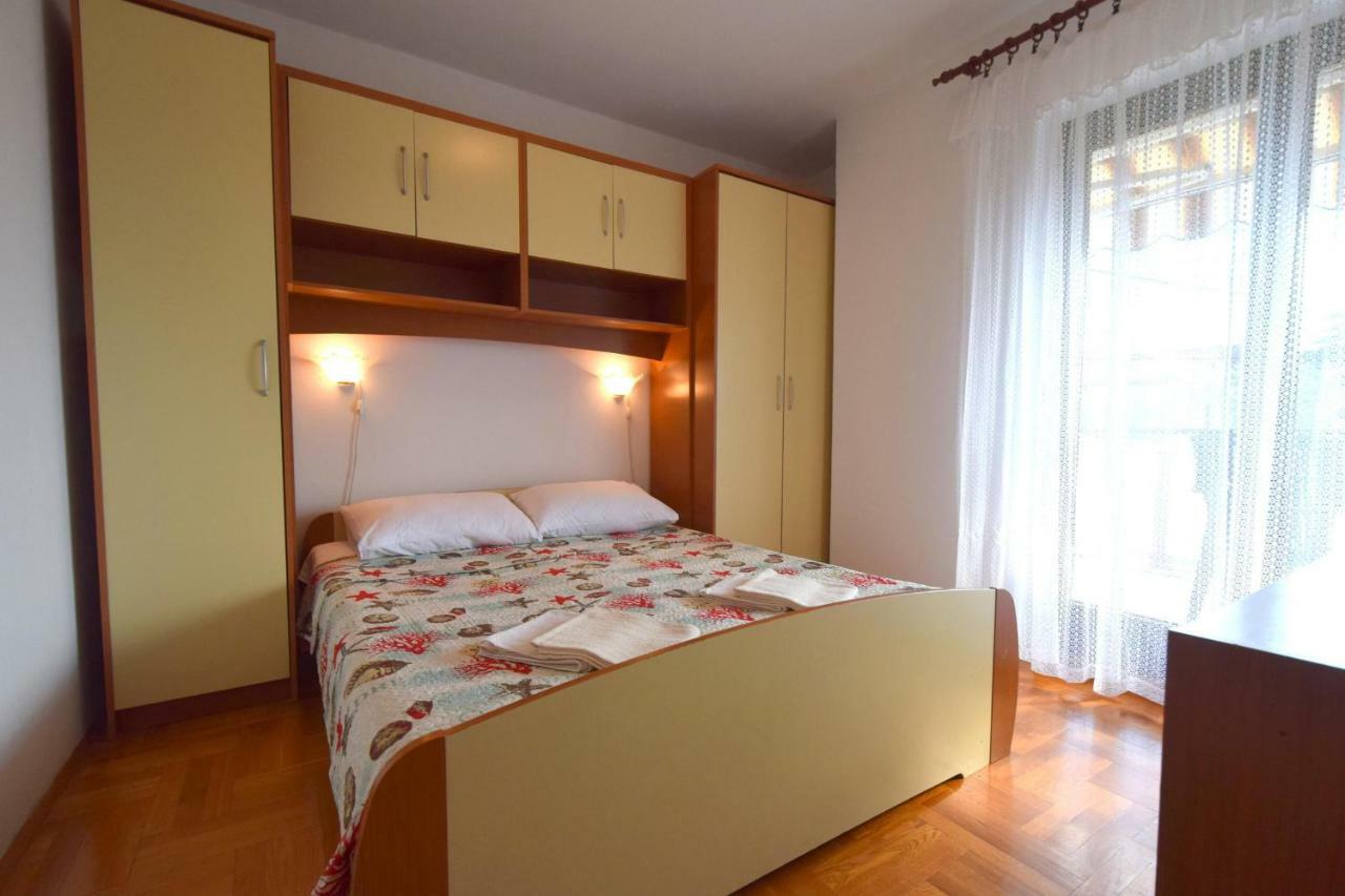 Apartment Biserka Malinska Extérieur photo